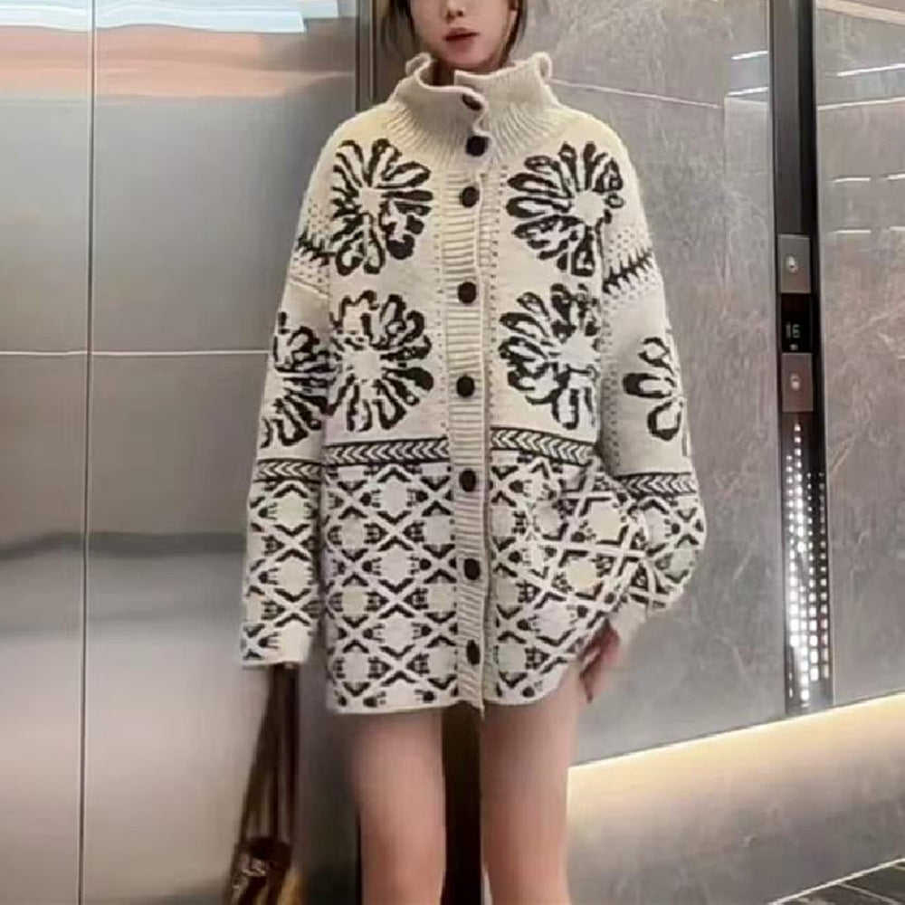 Collar loose long sleeved sweater