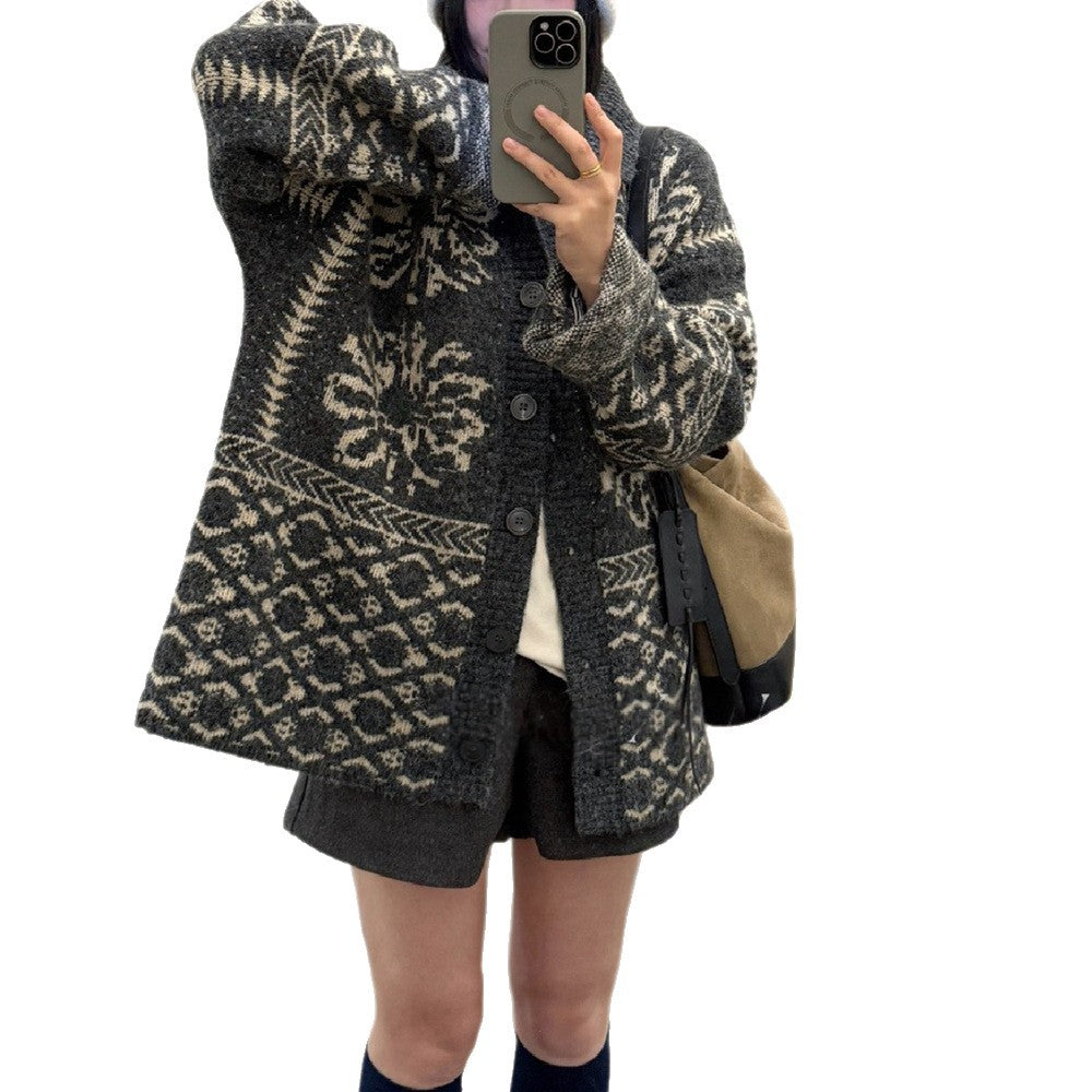 Collar loose long sleeved sweater